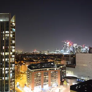 Central With Stunning Views Homestay London